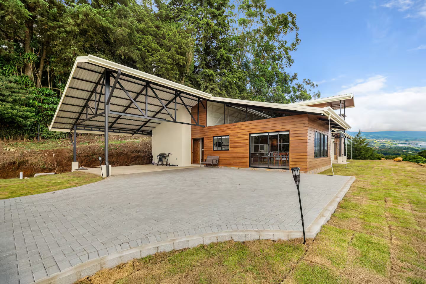 Alojamientos más caros de Airbnb en los alrededores del volcán Poás, Alajuela.