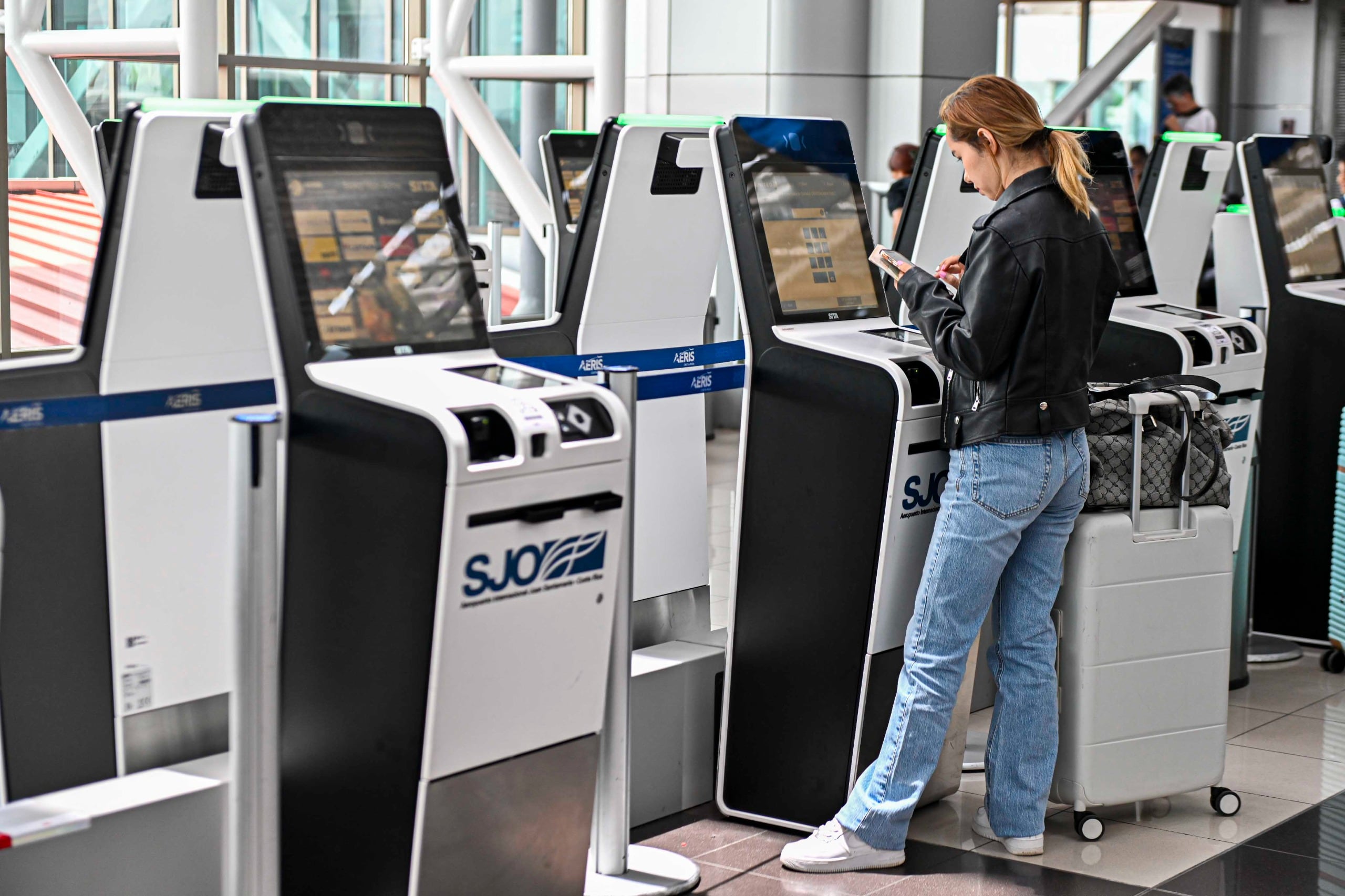 Pasajero en el Aeropuerto Juan Santamaría