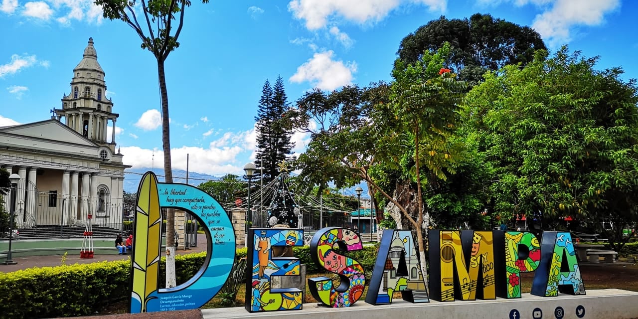 El parque central de Desamparados, Costa Rica, un cantón situado al sur de la capital.