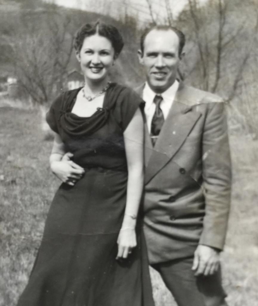 Odus Music y María Cecilia Fernández, fundadores del Salón de Patines Music en Kentucky, Estados Unidos.
