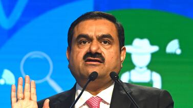 Una acusación al magnate indio  Gautam Adani, el segundo hombre más rico de Asia, en EE. UU. hunde en bolsa a su imperio empresarial