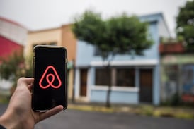 ¿Tiene un Airbnb en Costa Rica? Estos son los impuestos que debe pagar en 2026 para evitar multas de Hacienda o hasta el cierre