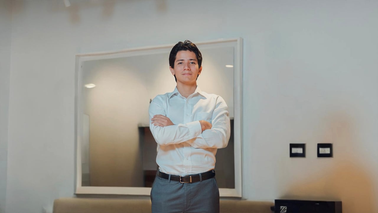 Alejandro Zamora (Costa Rica), 26 - MIT Technology Review en español