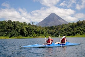 Canatur: caída del tipo de cambio asfixia al turismo previo a la temporada alta