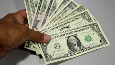 Tipo de cambio toca de nuevo un mínimo histórico y continúan las presiones a la baja