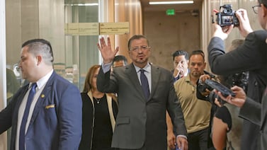 “Democracia” y “tiranía”: los dos relatos sobre una misma Costa Rica que conviven en Rodrigo Chaves