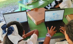 Alianza permitirá que más de 60 mil estudiantes de escuelas públicas accedan a aplicaciones especializadas en lectura y fonética