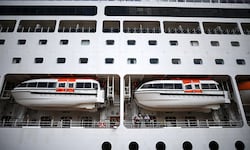 1.700 personas confinadas en un crucero en Francia tras muerte de un pasajero