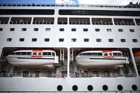 1.700 personas confinadas en un crucero en Francia tras muerte de un pasajero