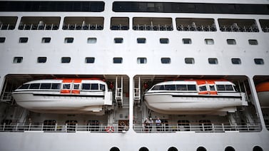 1.700 personas confinadas en un crucero en Francia tras muerte de un pasajero
