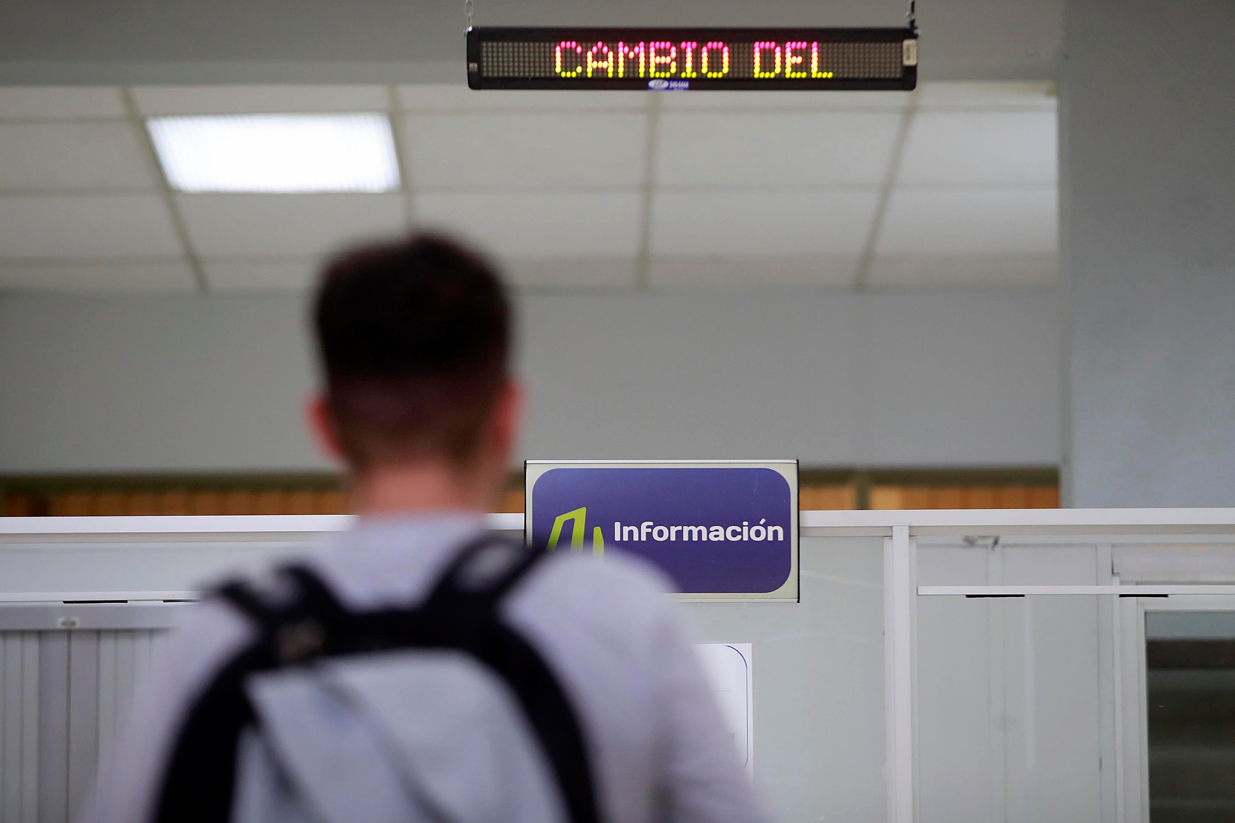 14/04/2024     San José. Pizarra electrónica con información relacionada con el tipo de cambio (compra y venta) del dolar, en el Banco Nacional. Foto: Rafael Pacheco Granados