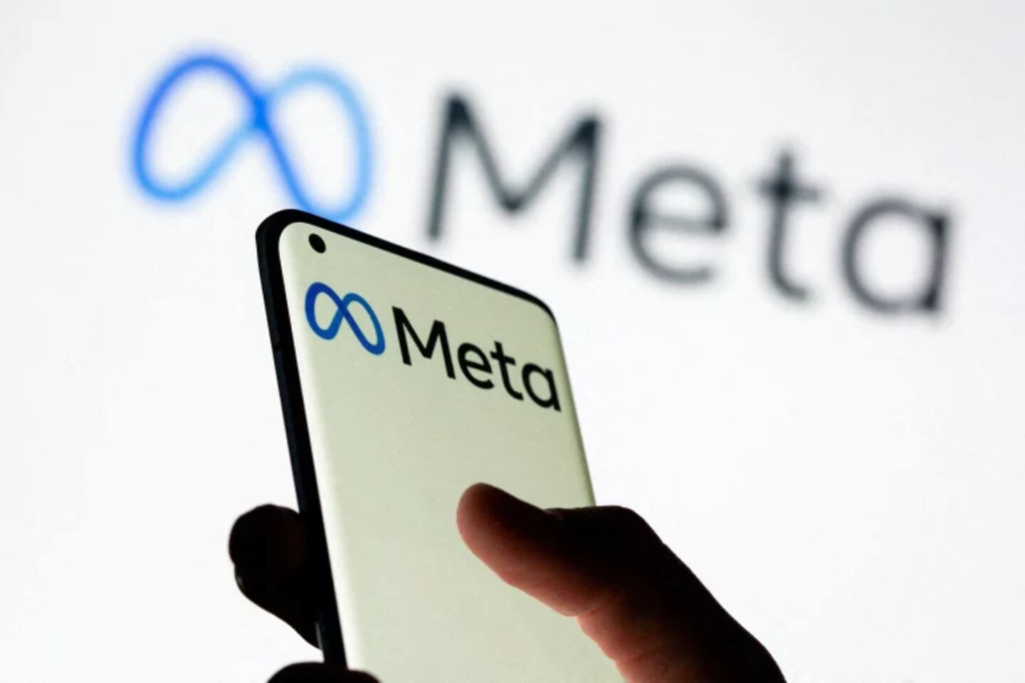 Meta, casa matriz de Facebook, recibe multa de $277 millones por ...