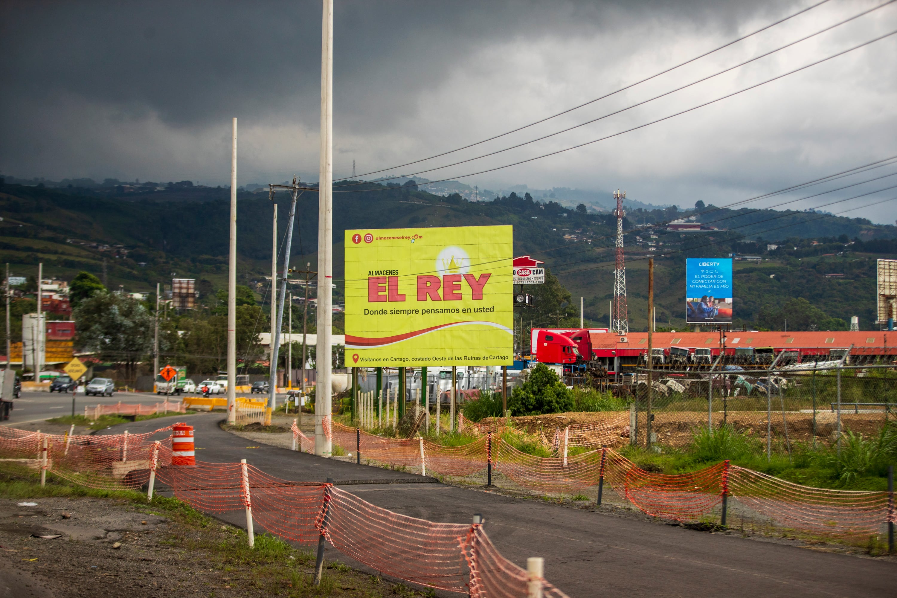 01/11/2023, Cartago, recorrido por El Guarco y La Lima de Cartago para ver el crecimiento del comercio en la zona.