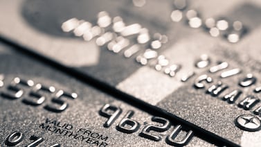 ¿Quiere sacar su primera tarjeta de crédito? Estos son 4 aspectos clave que debe tomar en cuenta