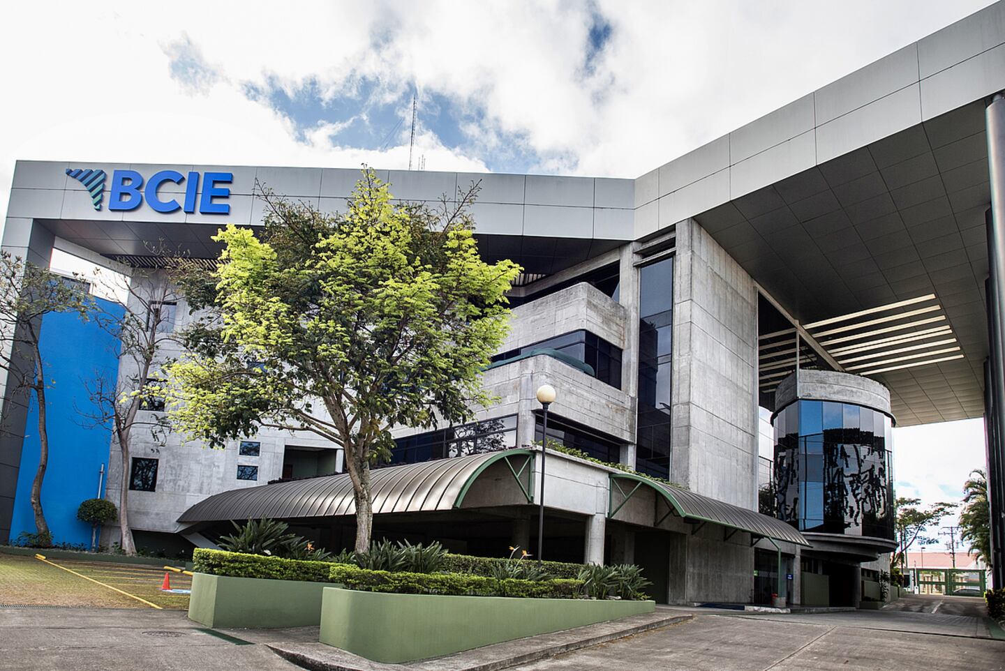 Empleo en Costa Rica: BCIE habilita proceso de contratación en su oficina país; vea cómo aplicar