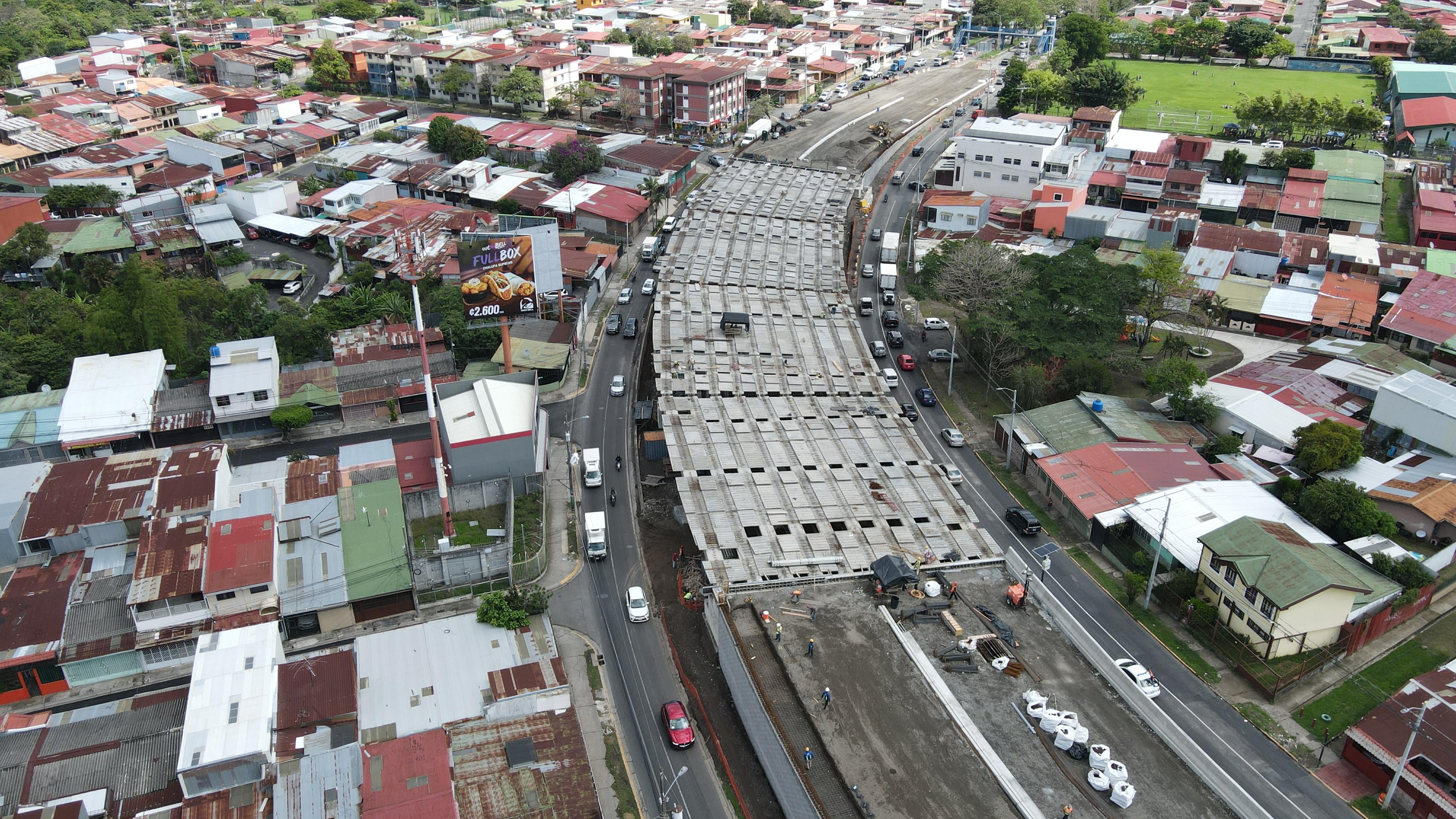 Los trabajos en el paso a desnivel en Hatillo 3 y 4 tiene buenas noticias ya que la parte elevada ya tiene fecha de apertura, a finales del próximo mes de julio.