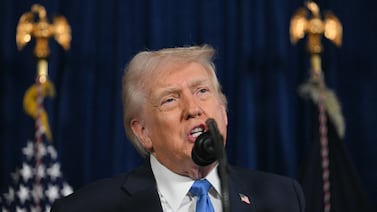 Trump impondrá aranceles de hasta un 25% a aliados europeos si no lo dejan quedarse con Groenlandia