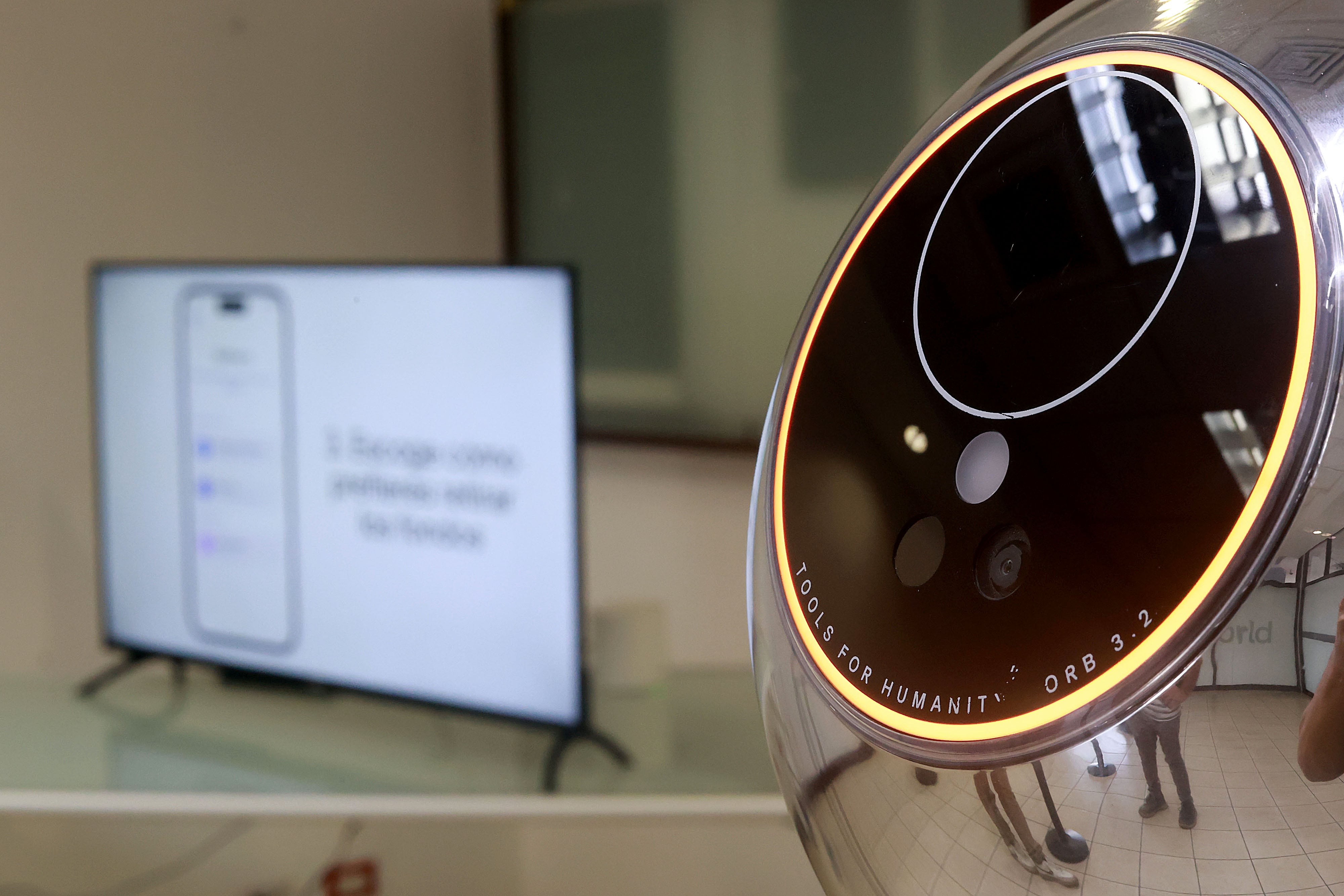 Dispositivo tecnológico llamado Orb