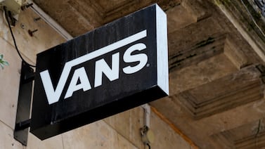 ADOC adquiere distribución de Vans y Merrell y prepara nuevas aperturas