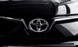 Toyota nombra nuevo CEO y eleva previsiones financieras pese a presión arancelaria