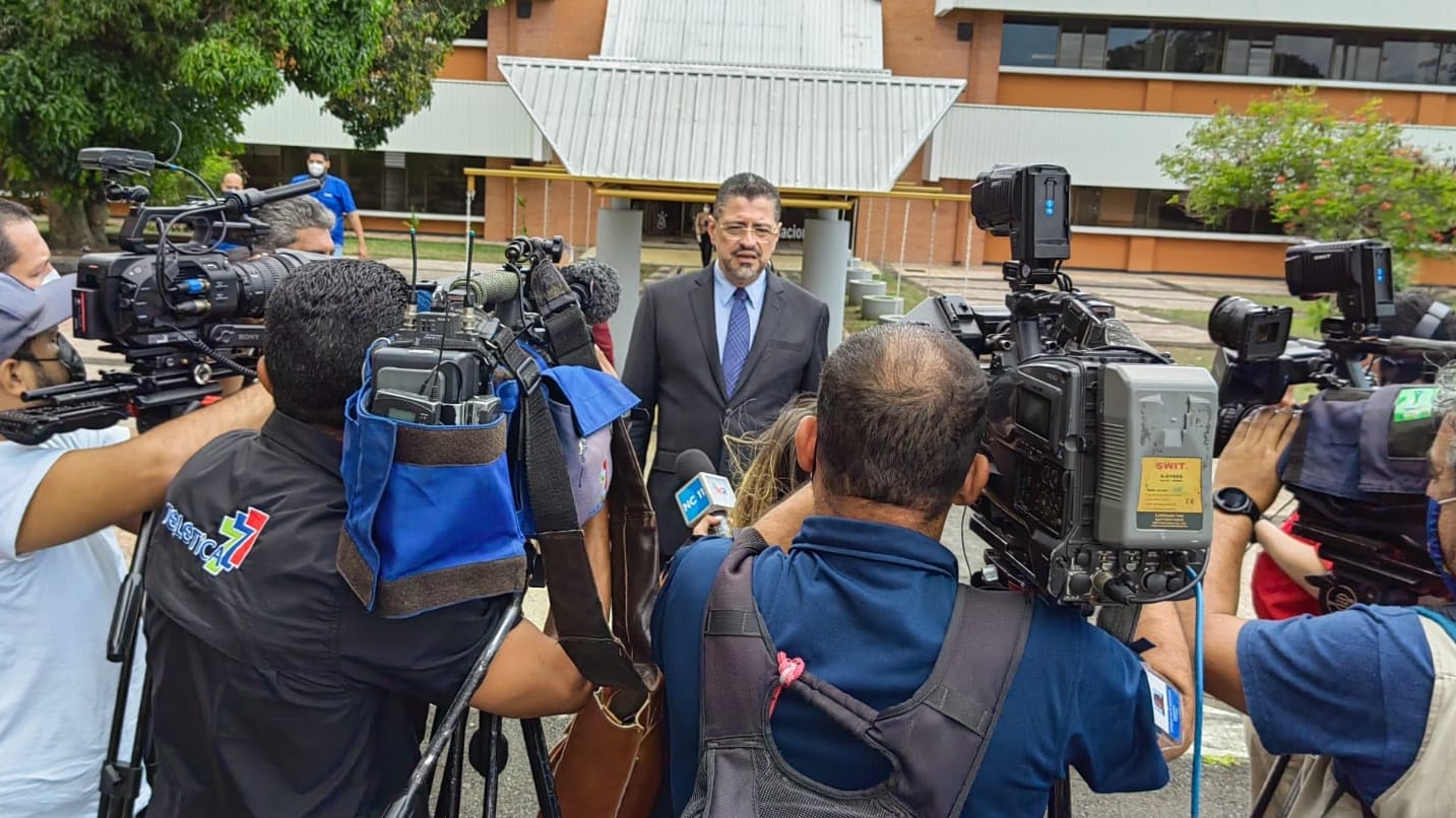 Para los expertos en libertad de prensa y libertad de expresión, Rodrigo Chaves será un presidente que tendrá fuertes problemas con los medios de comunicación