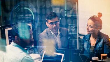 Cinco datos sobre la brecha de las mujeres en tecnología que afecta sus posibilidades de aprendizaje y empleo