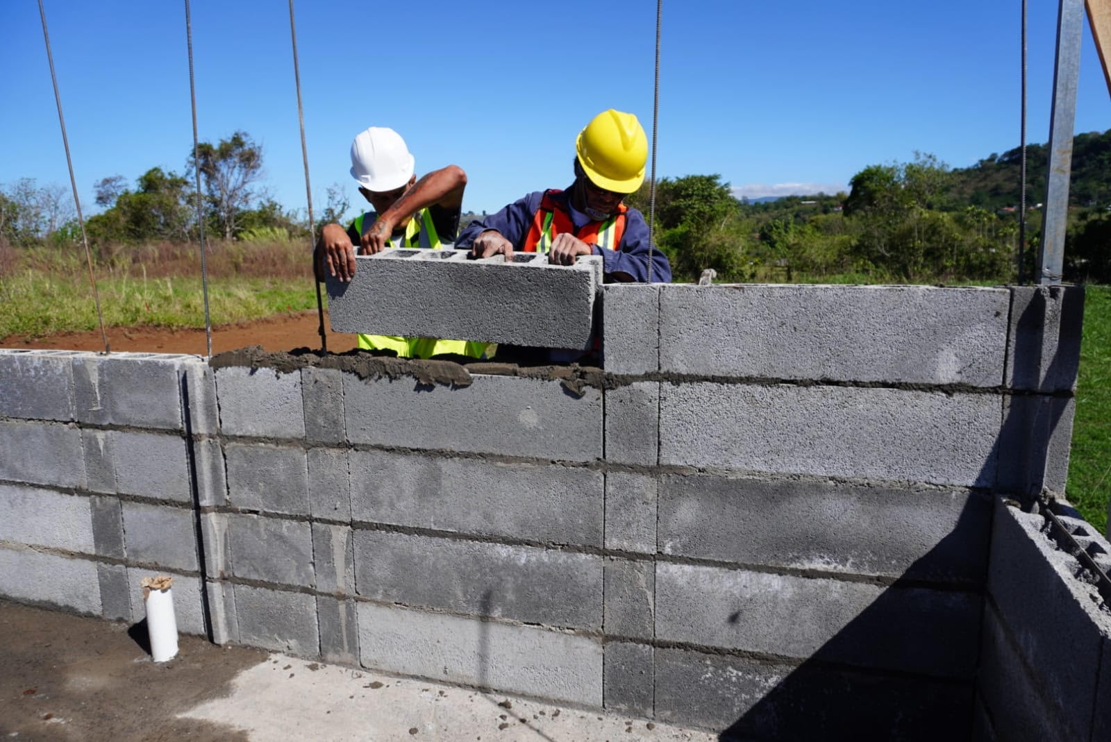 Concretos Modernos, Edgar Castillo, Grecia