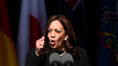 ¿Quién es Kamala Harris y cuáles son sus probabilidades de ser elegida como candidata demócrata?