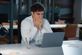 Era trabajador de una zona franca en Costa Rica y fui despedido: ¿cómo saber si debería emprender o buscar empleo en otra empresa?