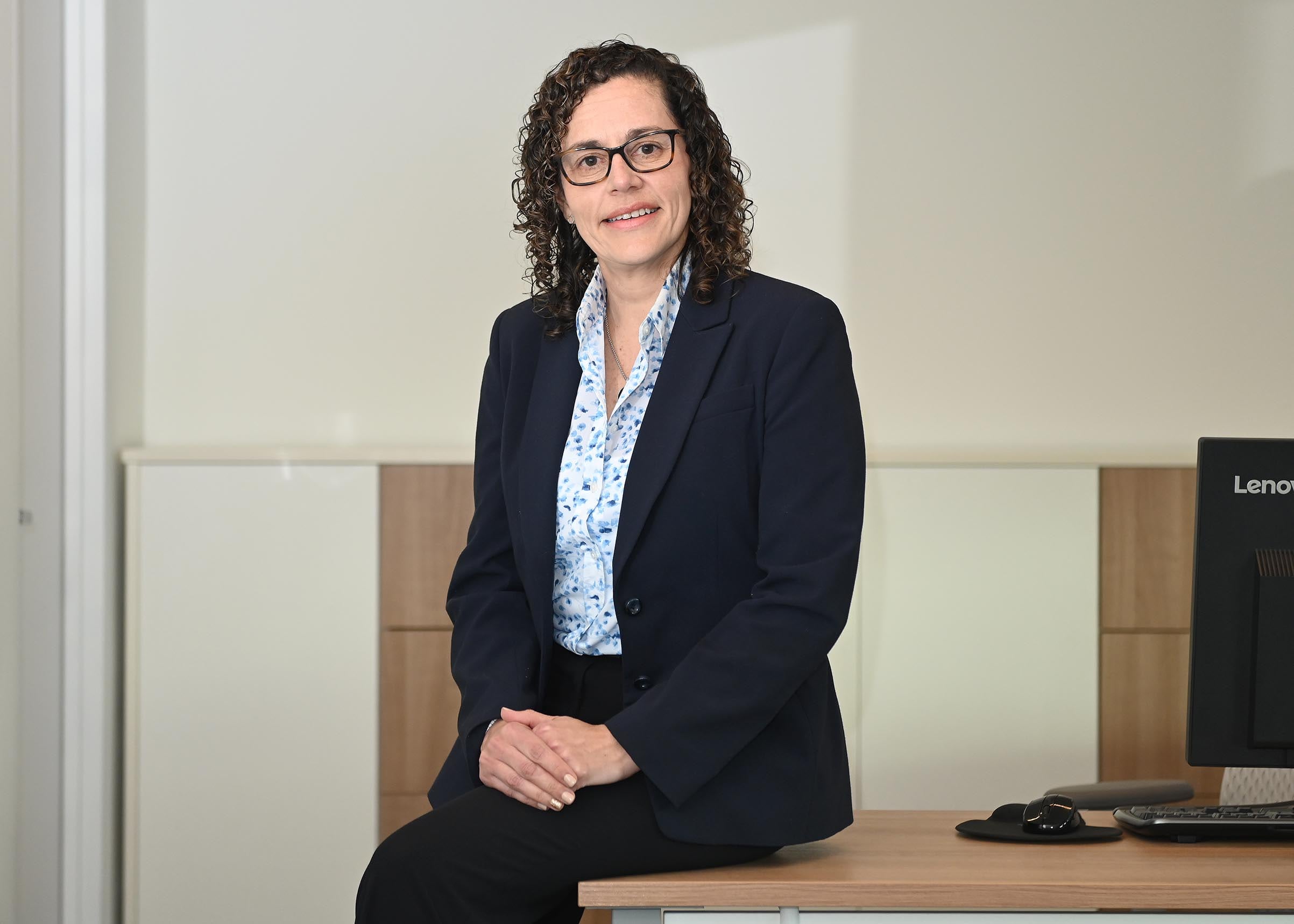 04 de marzo del 2025. Oficinas centrales del Conassif. Barrio Tournón, San José. 15:00 hrs. Entrevista a la superintendente general de entidades financieras (SUGEF), Hazel Valverde para El Financiero. En la foto: Retratos y fotos durante la entrevista . Foto: Albert Marín para El Financiero.