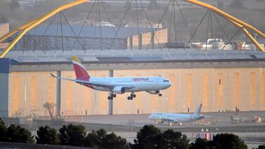 España impone visas a ciertas nacionalidades ante colapso en el aeropuerto de Madrid