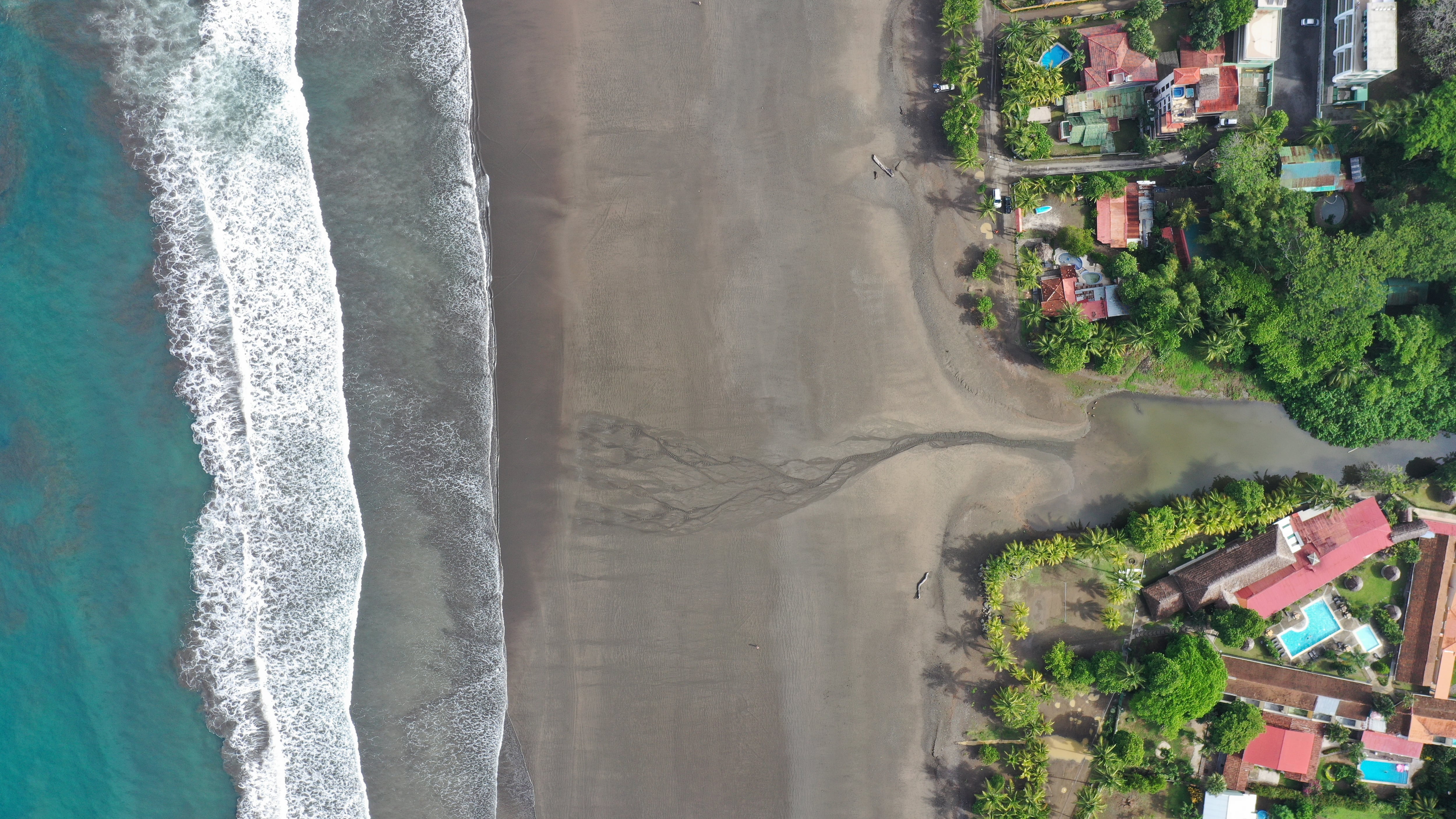 ¿Cuánto cuesta cumplir el sueño de tener una casa en la playa? Vea el precio por metro cuadrado en 12 sitios turísticos | El Financiero | Shutterstock.
