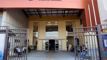 Hospital Calderón Guardia tiene puestos de trabajo en un área específica