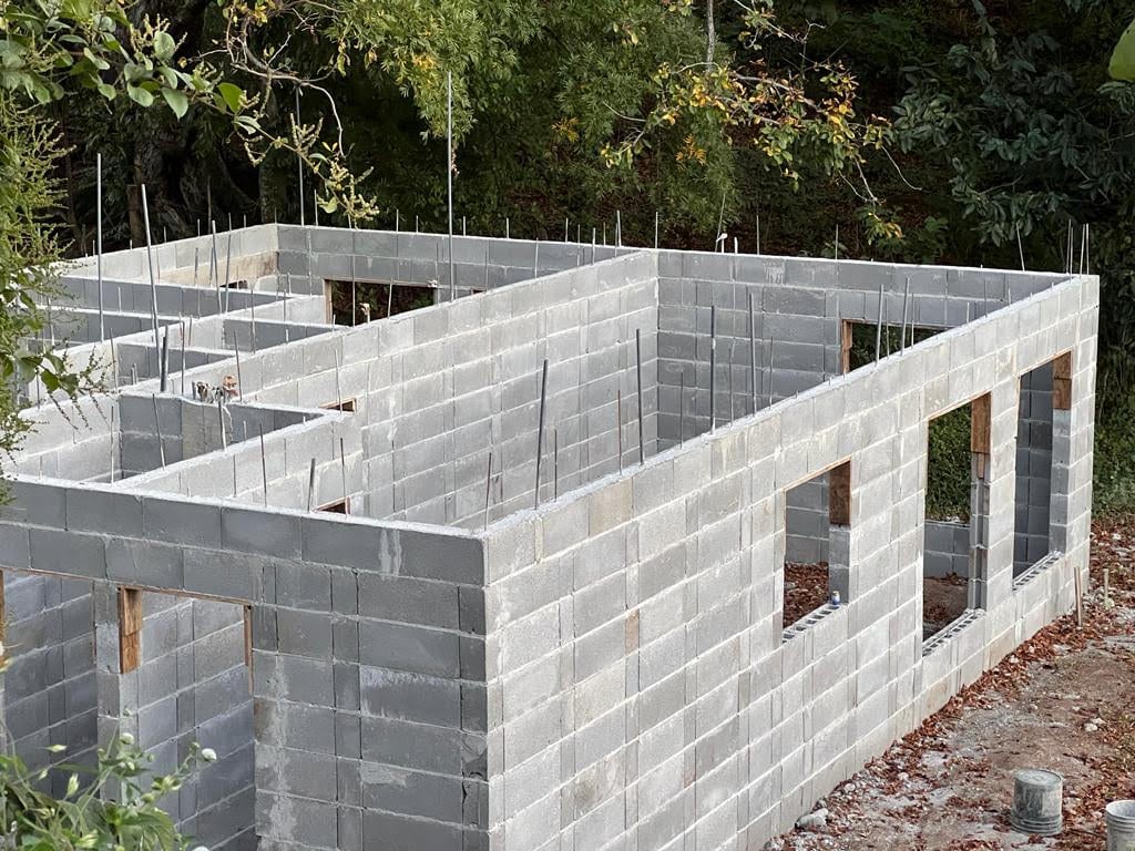 Concretos Modernos, Edgar Castillo, Grecia