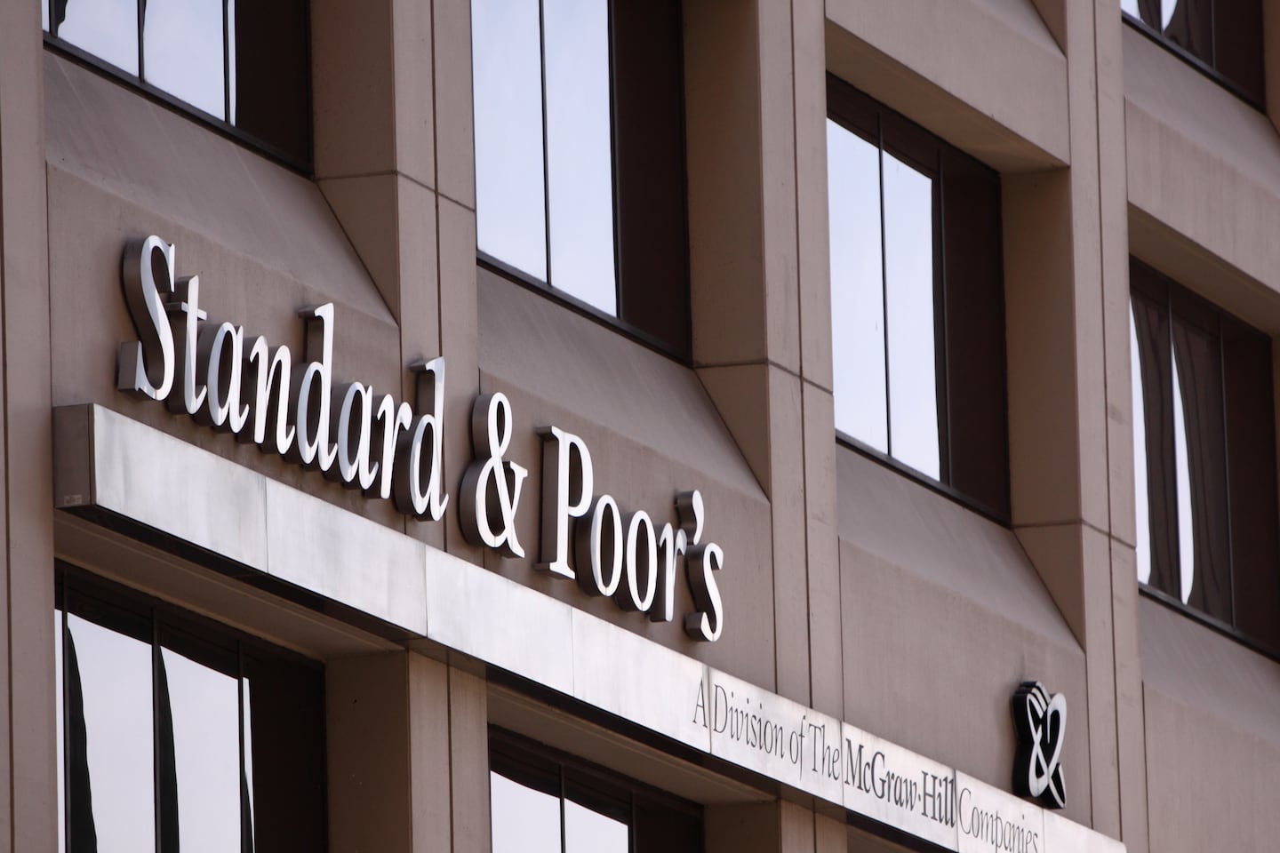 Standard & Poor’s sube calificación de riesgo de Costa Rica a ‘B+ ...