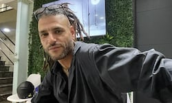 Vino desde México a Costa Rica para conocer a su padre y se quedó en Montezuma, donde ahora es diseñador y creador de joyería artesanal