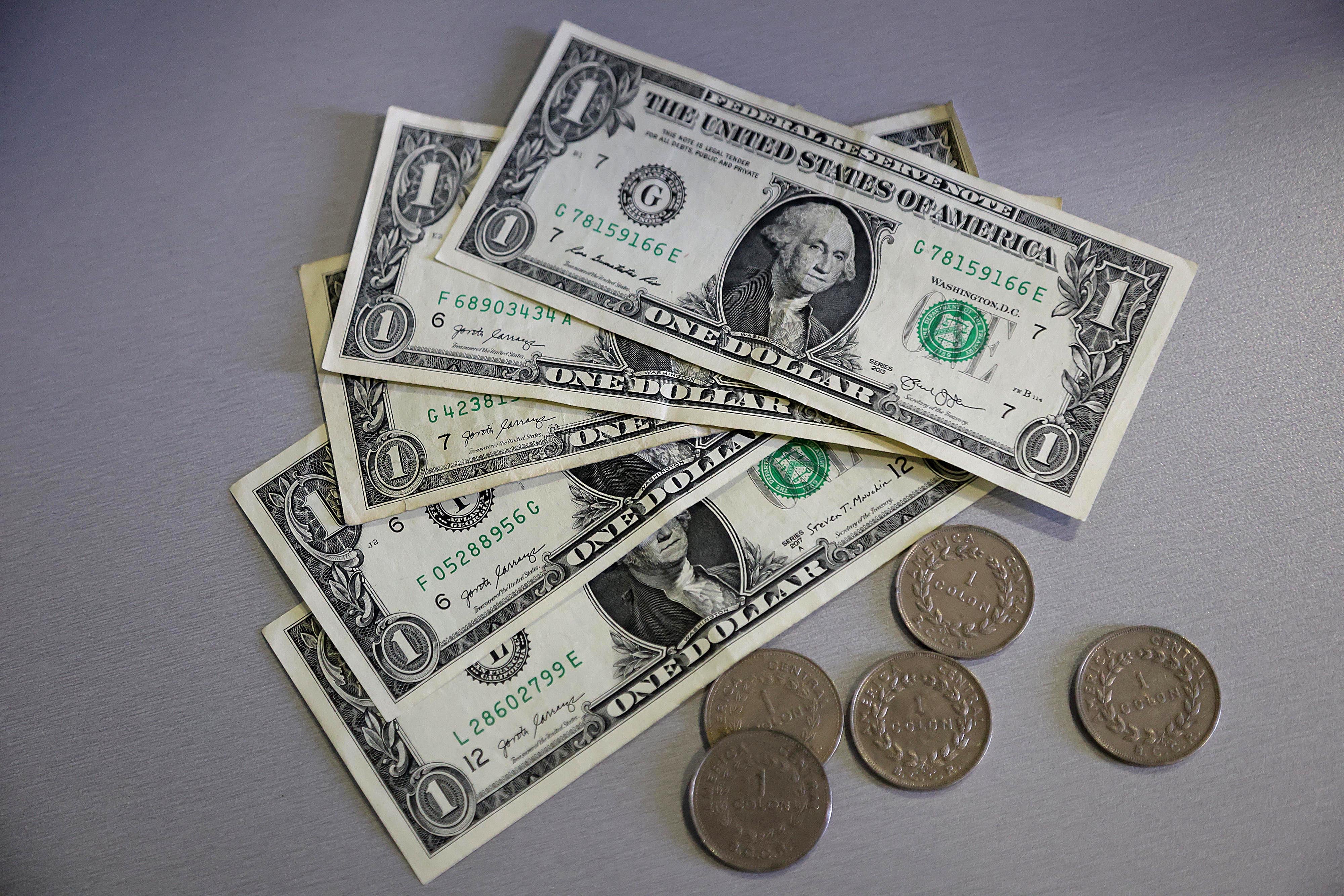 23/04/2024 Fotos de dolares y colones, para notas relacionadas con Tipo de cambio, Cambo de divisas, Dolar vs. colón, Cambio de dolares; Moneda estadounidense, etc. Foto: Rafael Pacheco Granados