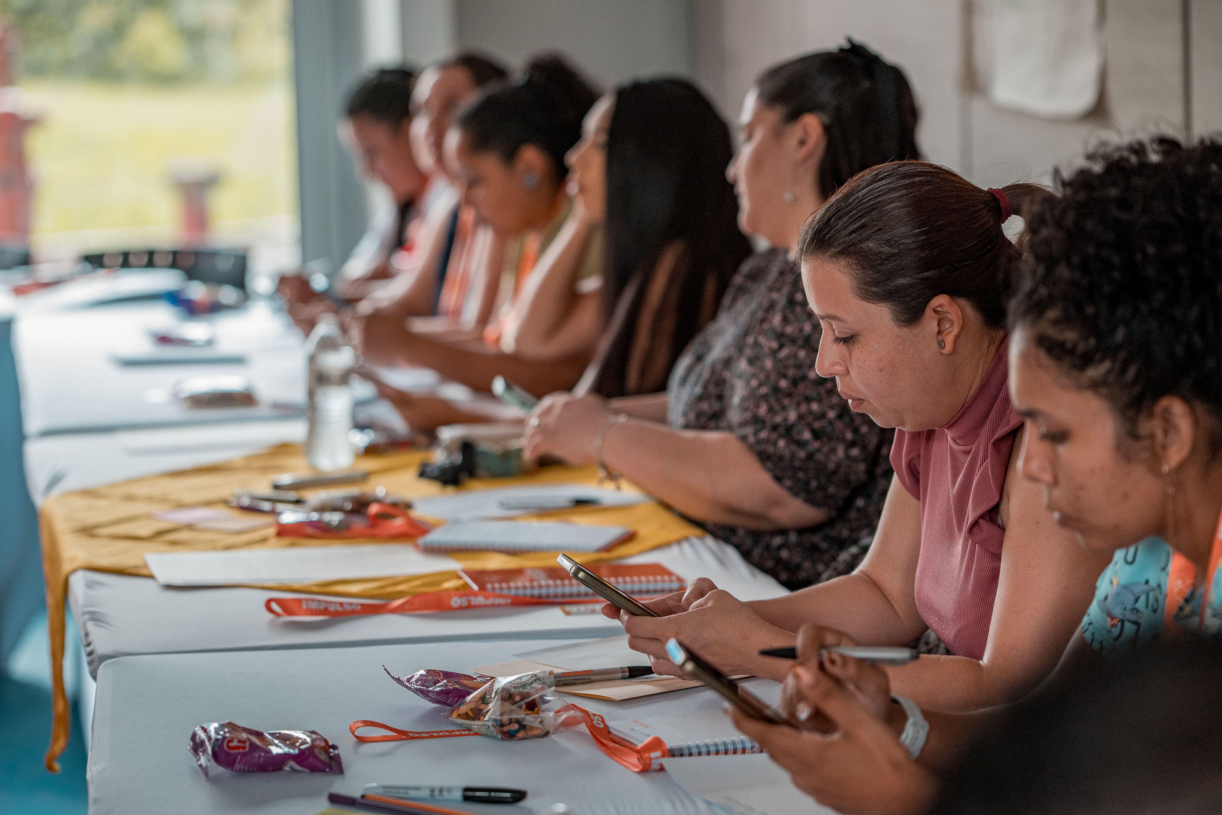 emprendedores, jóvenes