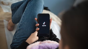 Restricciones a redes sociales en Australia muestran baja efectividad en menores de 16 años
