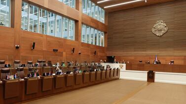 ¿Qué plantean tres proyectos de ley sobre inteligencia artificial que generan alarmas en los sectores tecnológico y de comercio en Costa Rica?