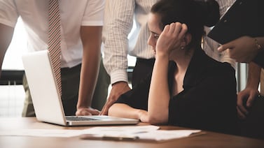 Prevenir el ‘mobbing’ o acoso laboral: experta advierte que la responsabilidad recae en el empleador