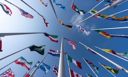 Cómo la IA podría restaurar la confianza en la gobernanza democrática