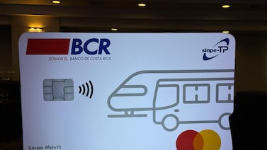 Nueva tarjeta permitirá pagar buses y trenes a más de 400.000 personas que no tienen cuenta bancaria