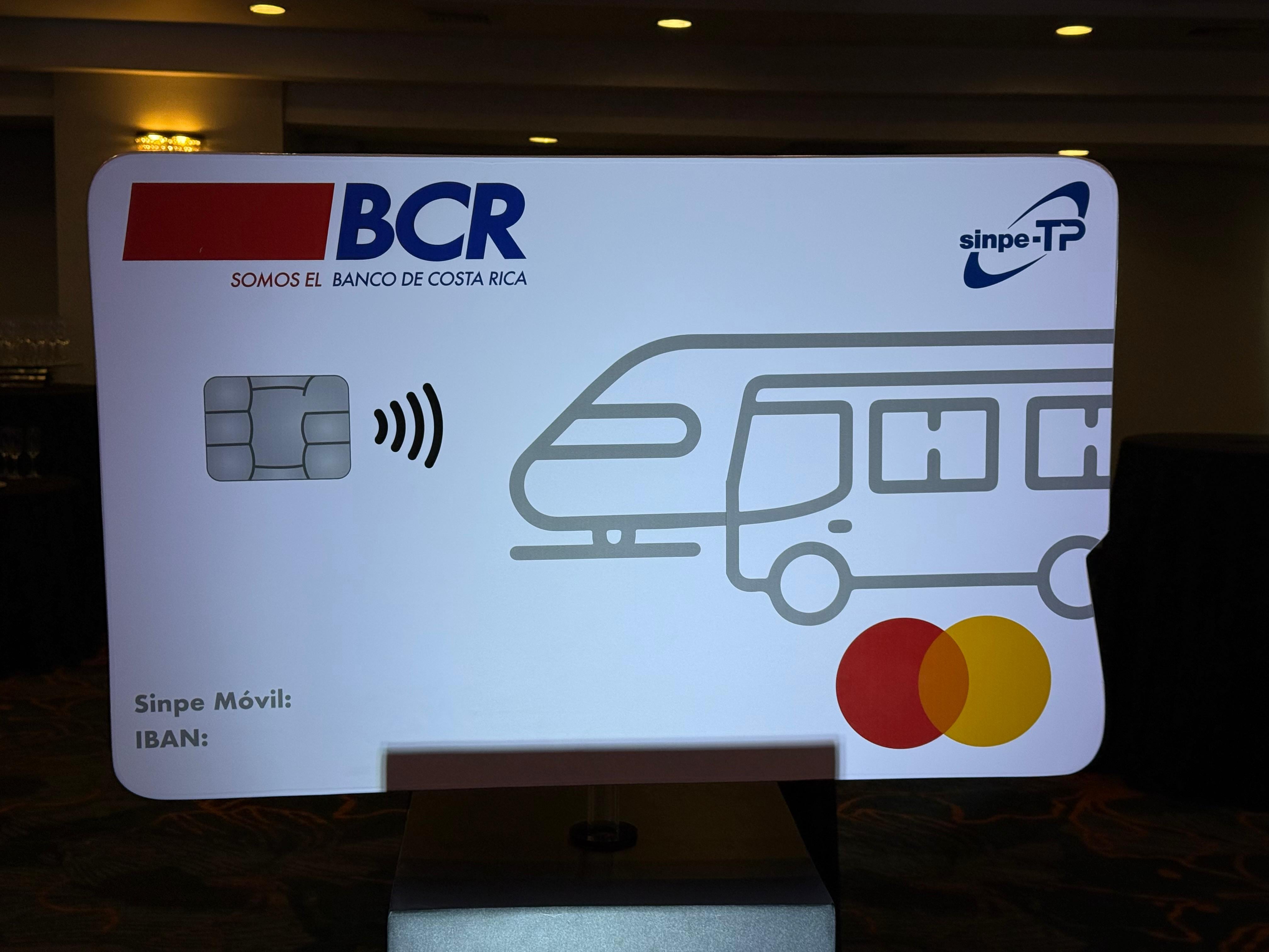 : Hay más de 400 mil personas que no tienen ni una cuenta bancaria que ahora podrán pagar transporte público con tarjeta.