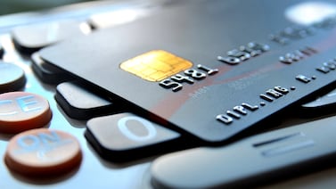 Seguros de tarjetas contra fraude en 2026: compare costos y coberturas en seis bancos