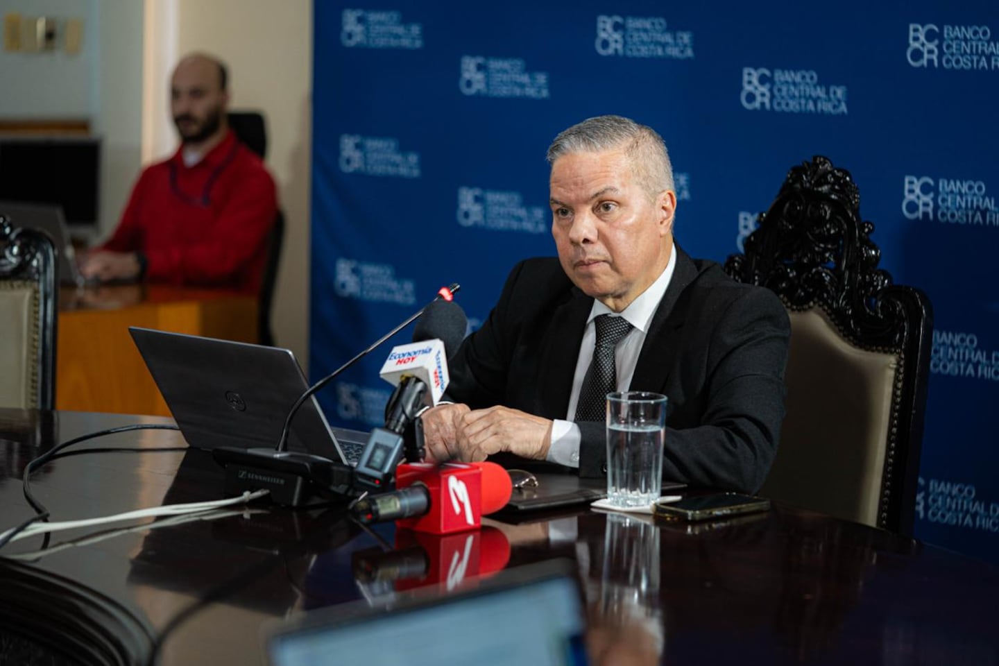 Banco Central no mueve su tasa de política monetaria ante posibles presiones inflacionarias por conflicto bélico