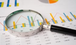 Guerra en Oriente Medio frenará la economía global y elevará la inflación en 2026, advierte la OCDE