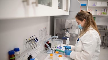 Así ha sido la compleja historia detrás de la revolución del ARN mensajero