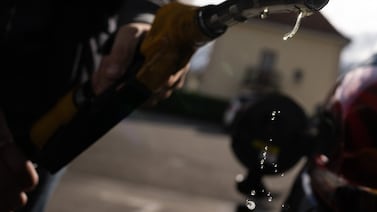 El petróleo se dispara más de un 5% tras dar Trump por terminada la tregua con Irán