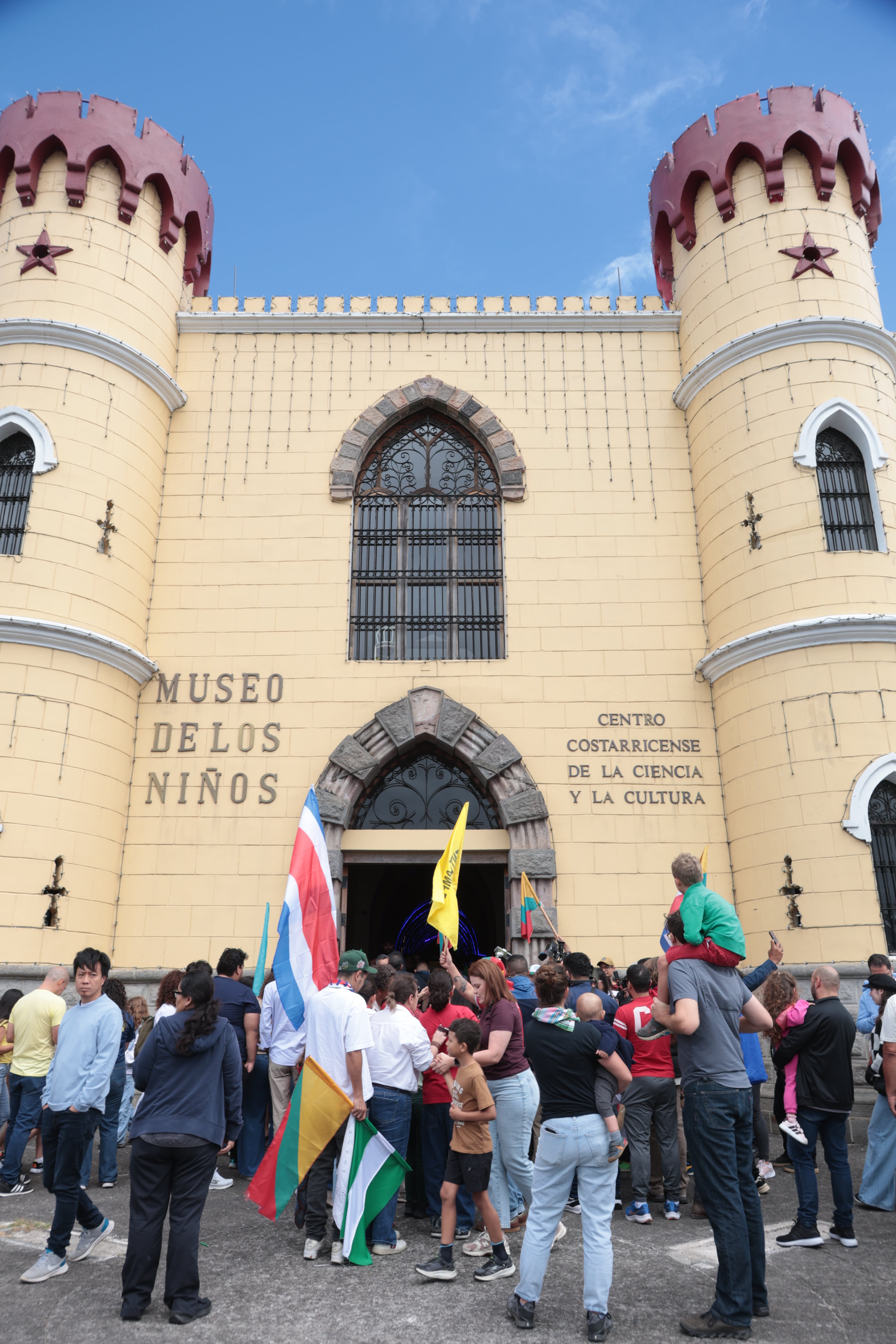 01/02/2026/ la candidata presidencial del partido Coalición Agenda Ciudadana Claudia Dobles visita el Museo de los Niños que emiten el voto infantil / Foto John Durán